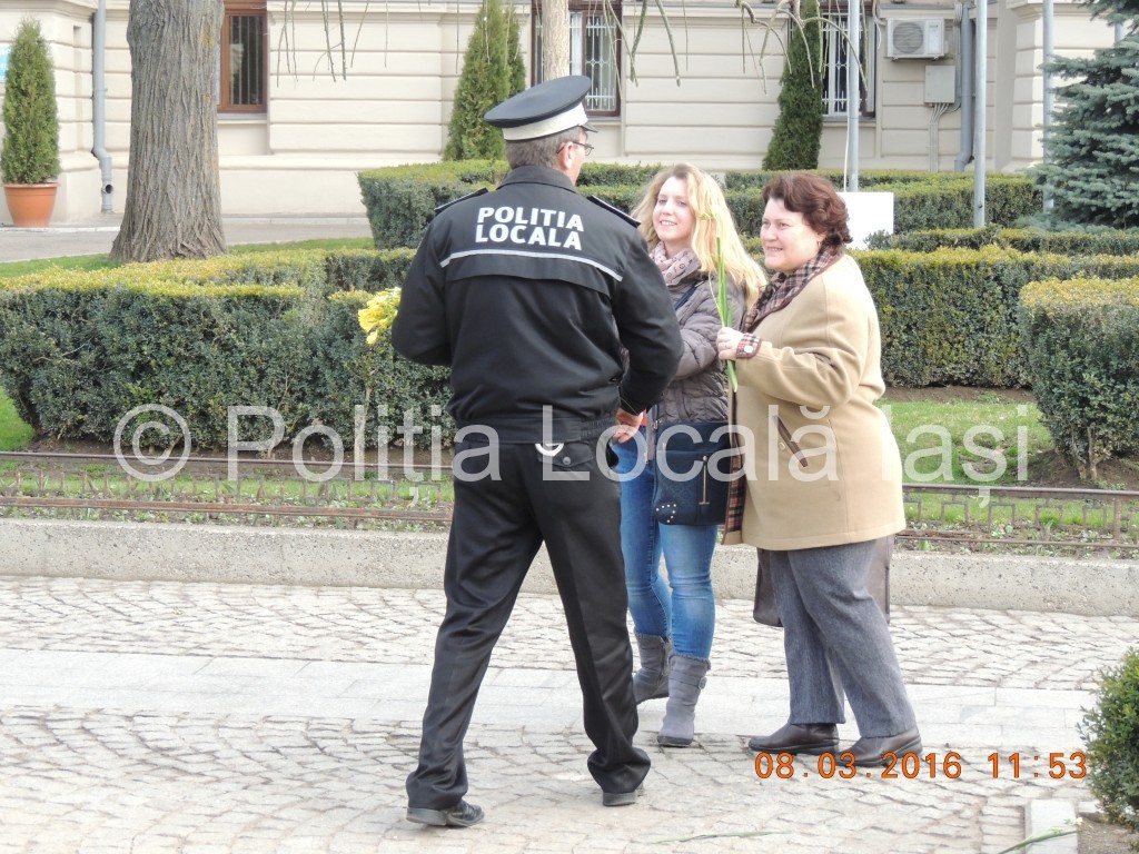 Poliția Locală Iași urează doamnelor și domnișoarelor LA MULȚI ANI ȘI O PRIMĂVARĂ FRUMOASĂ !